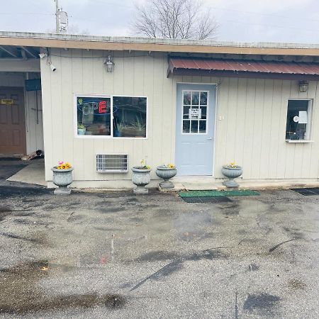 Woodridge Motel Terre Haute Exterior photo