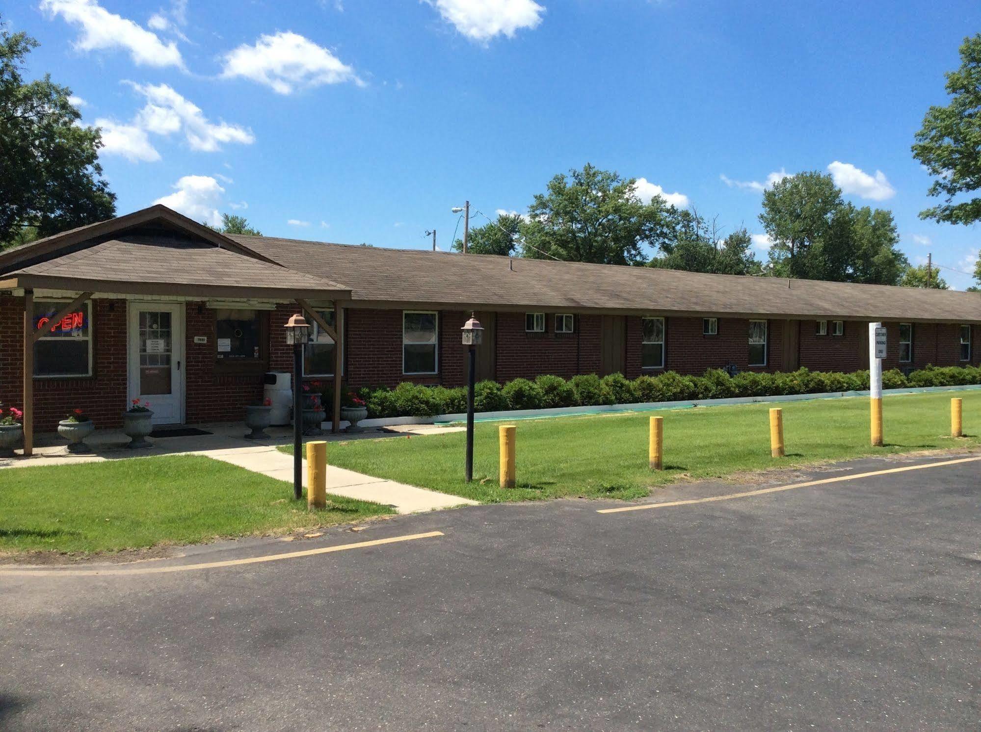 Woodridge Motel Terre Haute Exterior photo