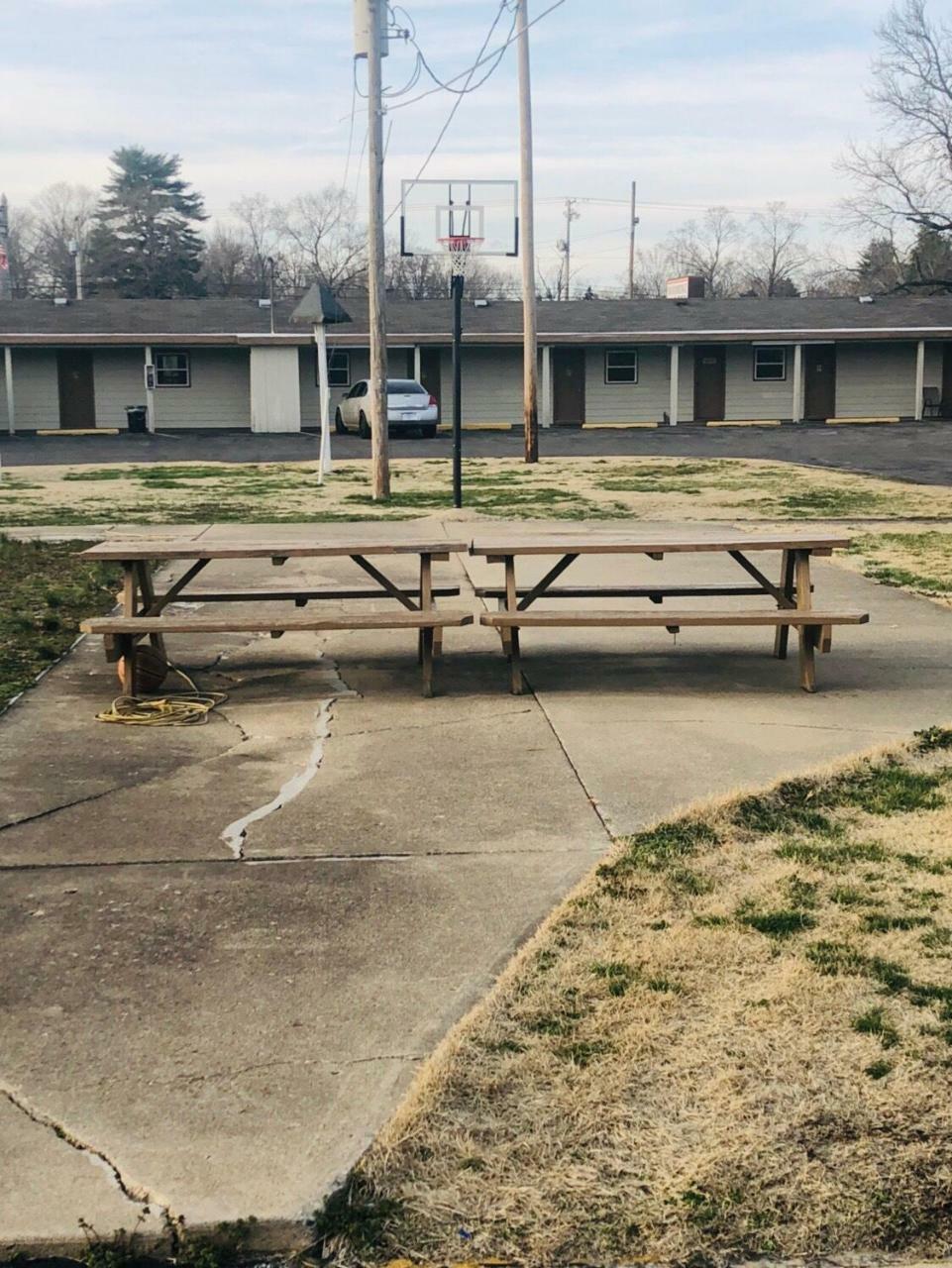 Woodridge Motel Terre Haute Exterior photo